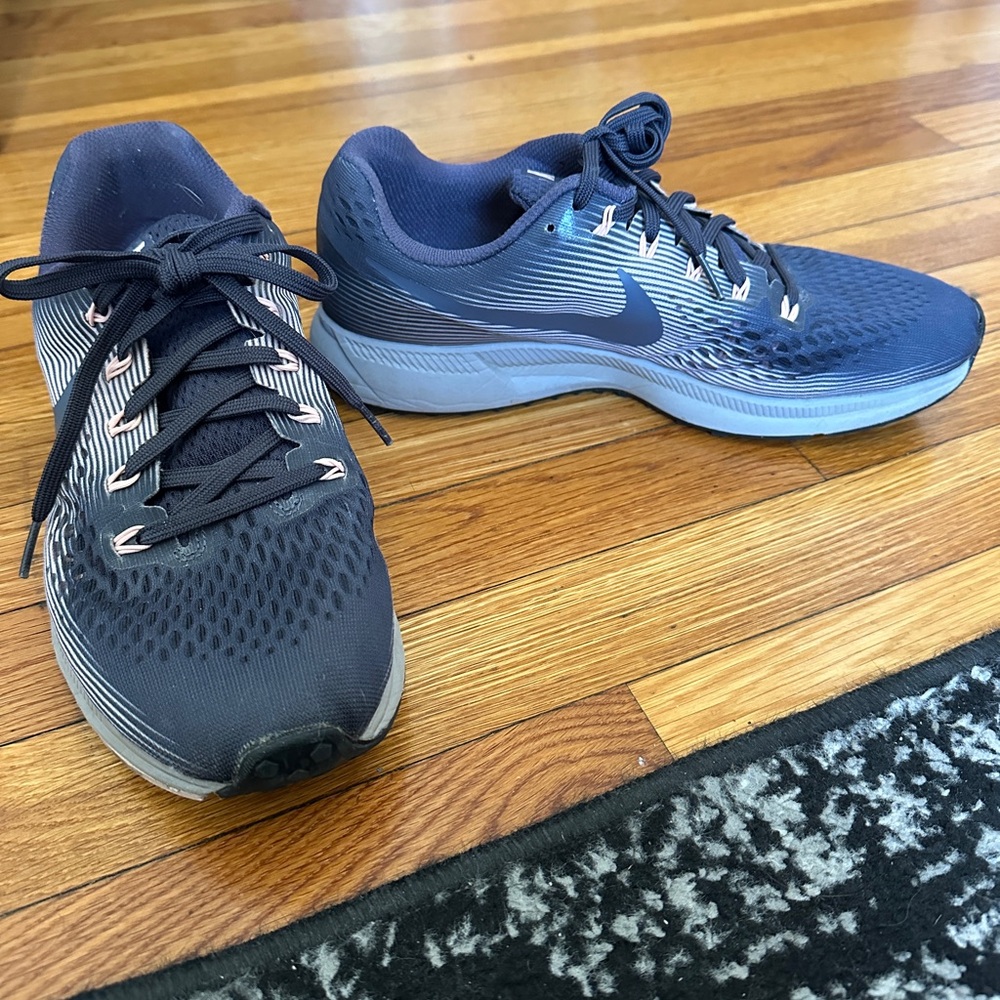 Women’s Nike Air Zoom Pegasus 34 Size 11.5 Sneakers Shoes Gridiron colorway